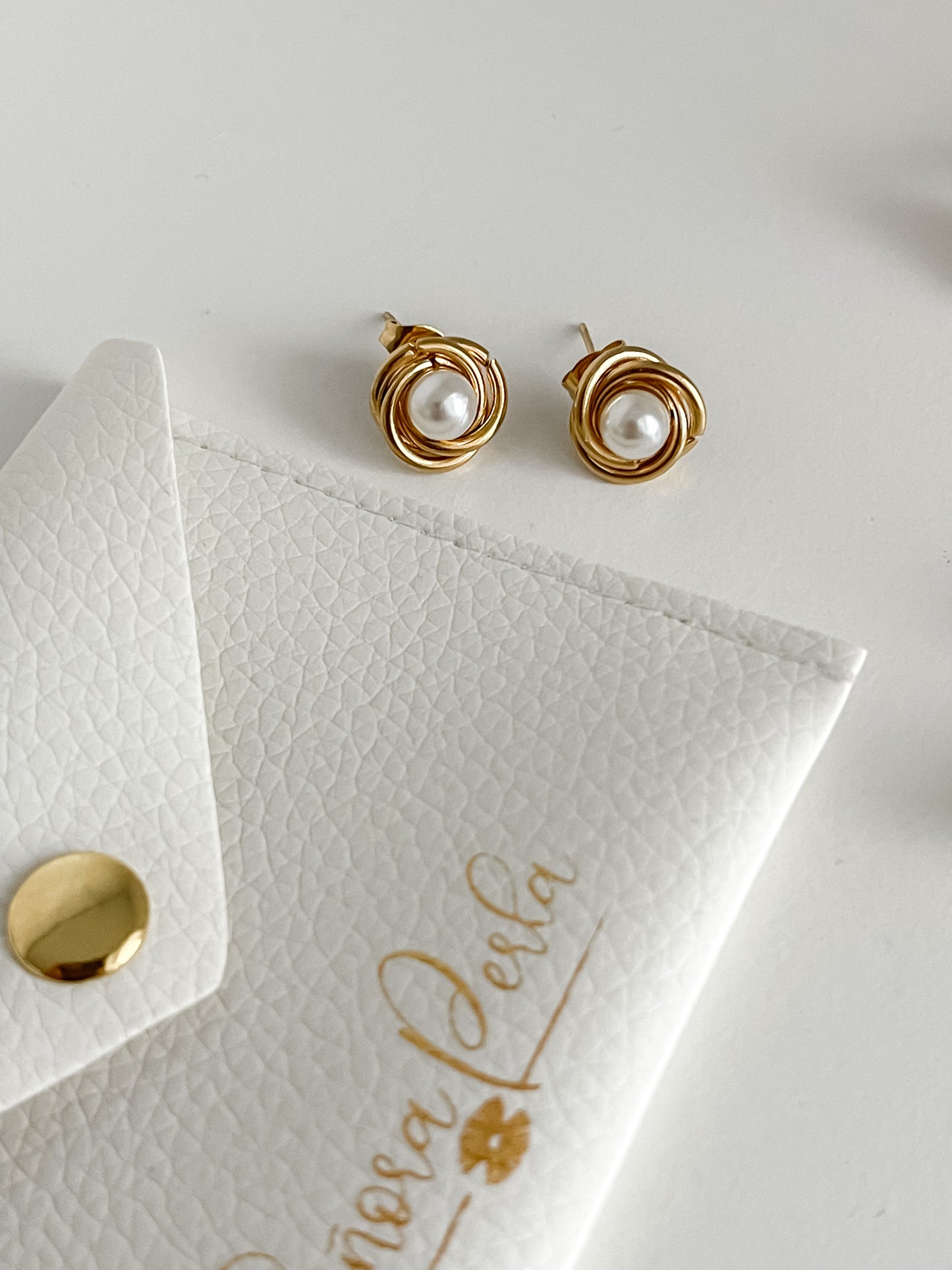 Little pearl earring studs