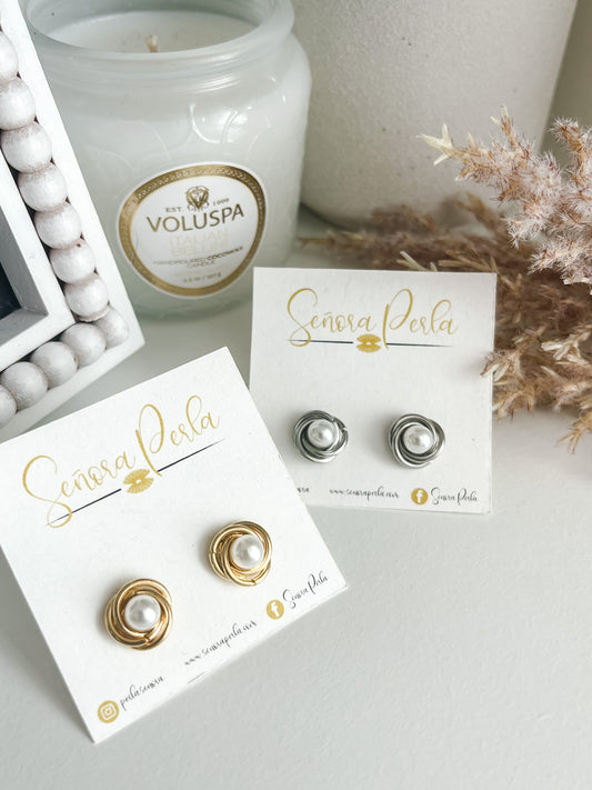 Little pearl earring studs